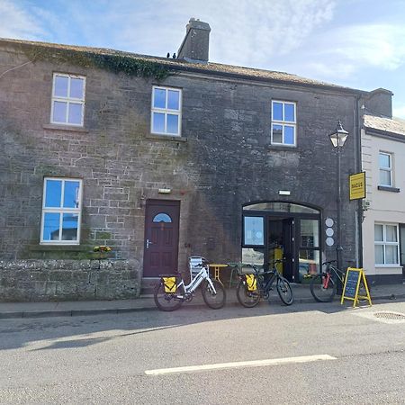 Clonbur House - Two Bedroom Village Apartment Galway Esterno foto