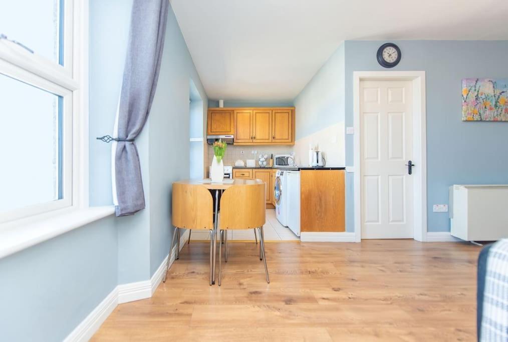 Clonbur House - Two Bedroom Village Apartment Galway Esterno foto