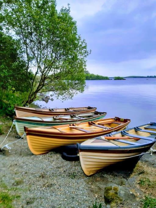 Clonbur House - Two Bedroom Village Apartment Galway Esterno foto